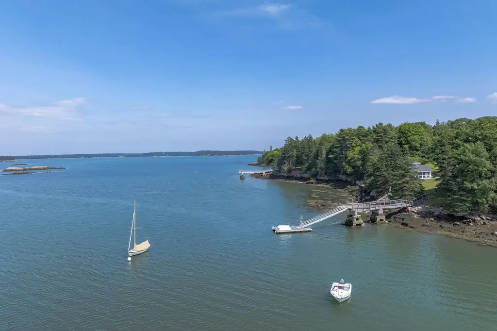 49 Oak Hill Lane Stonington ME 04681