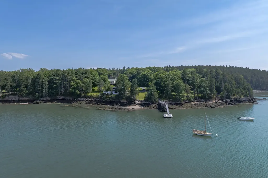 49 Oak Hill Lane Stonington ME 04681