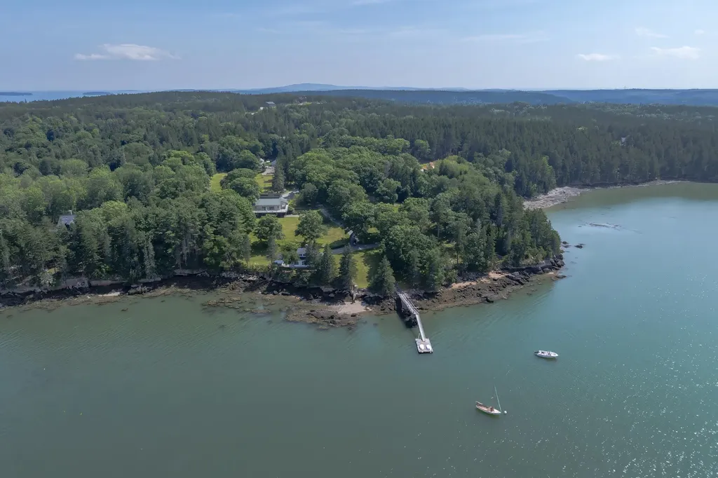 49 Oak Hill Lane Stonington ME 04681