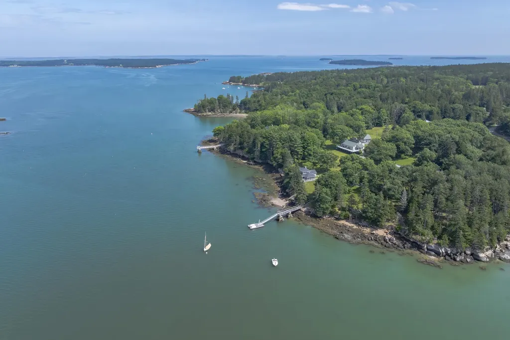 49 Oak Hill Lane Stonington ME 04681