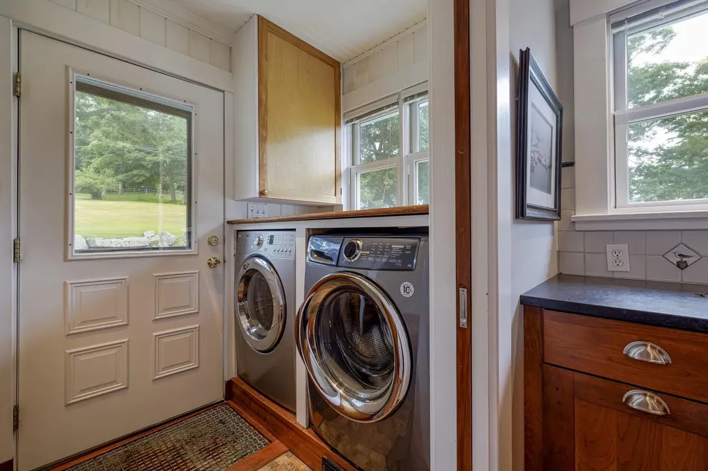 49 Oak Hill Lane Stonington ME 04681