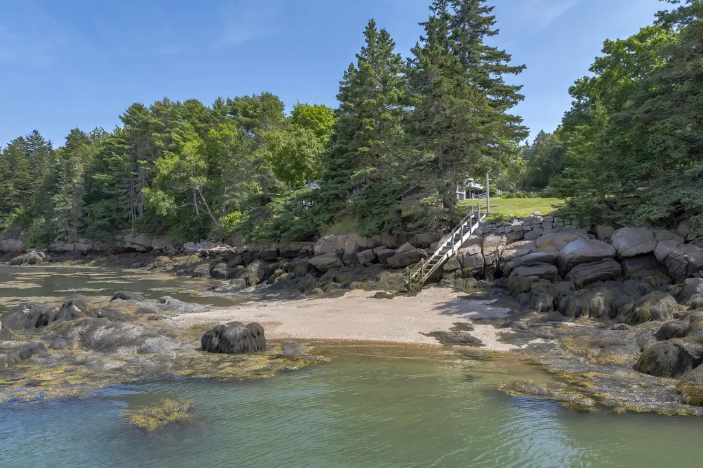49 Oak Hill Lane Stonington ME 04681
