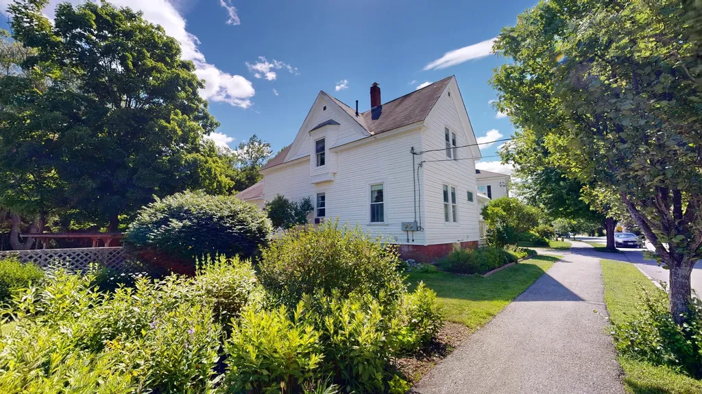 181 Whitney Street Auburn ME 04210
