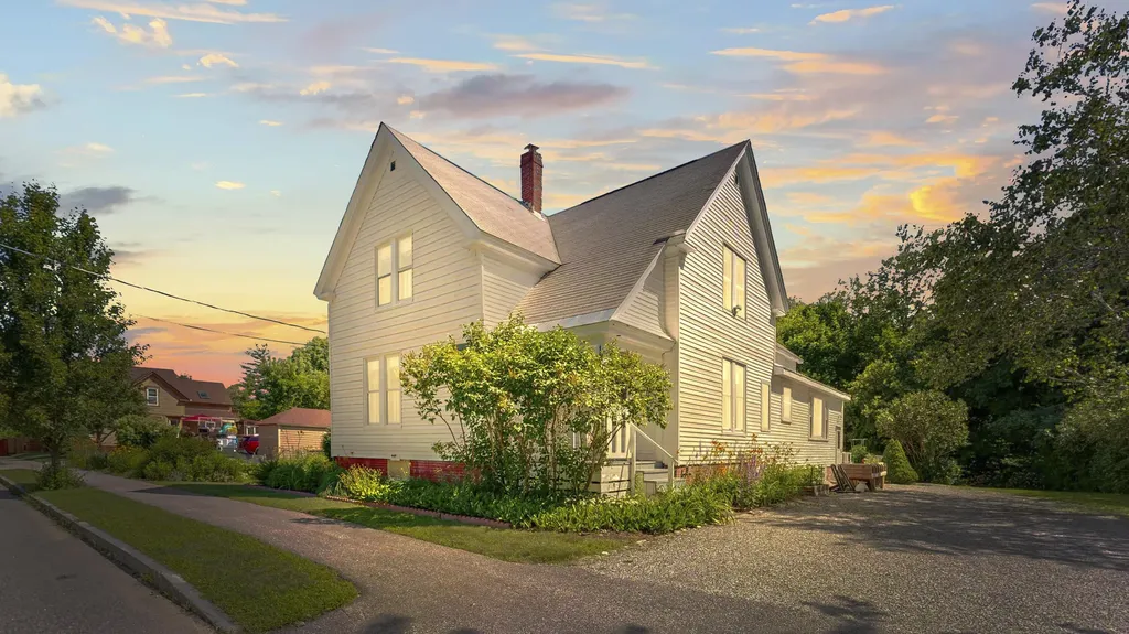 181 Whitney Street Auburn ME 04210