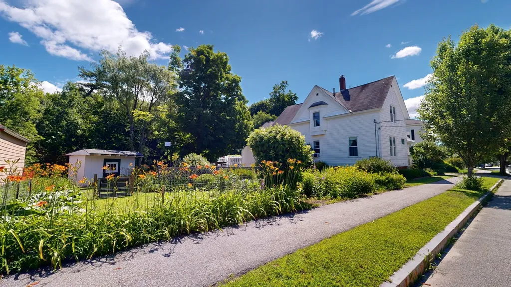 181 Whitney Street Auburn ME 04210