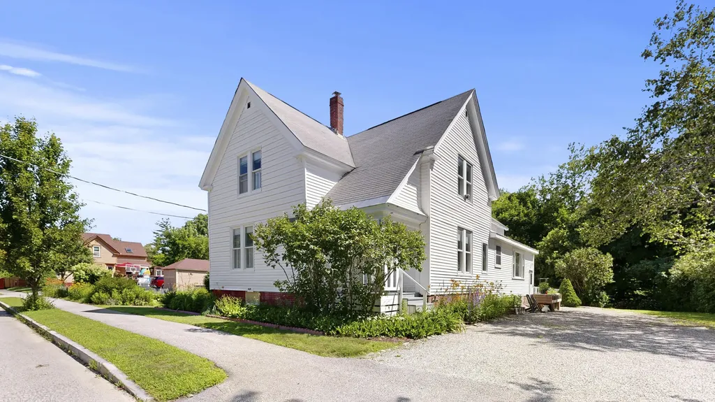 181 Whitney Street Auburn ME 04210