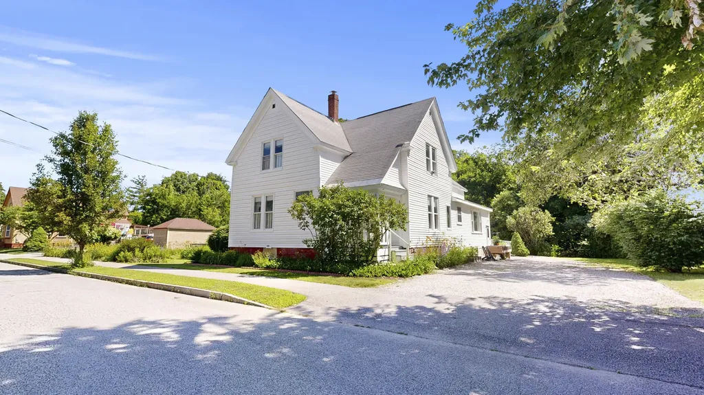 181 Whitney Street Auburn ME 04210