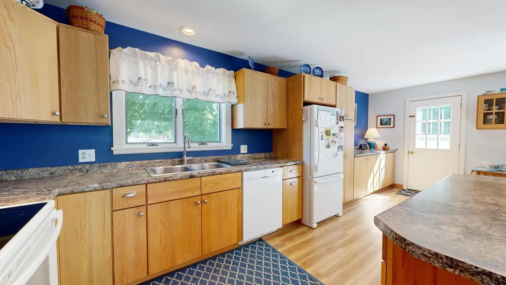 181 Whitney Street Auburn ME 04210