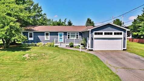 29 Maid Marion Lane Brewer ME 04412