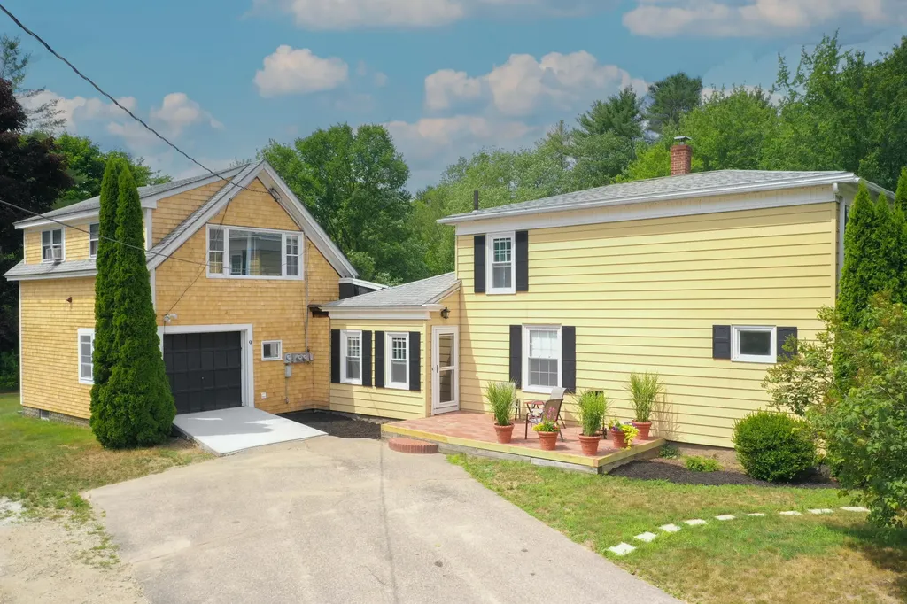 9 Sea Road E Kennebunk ME 04043