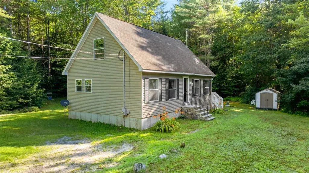 175 Cobb Road Poland ME 04274