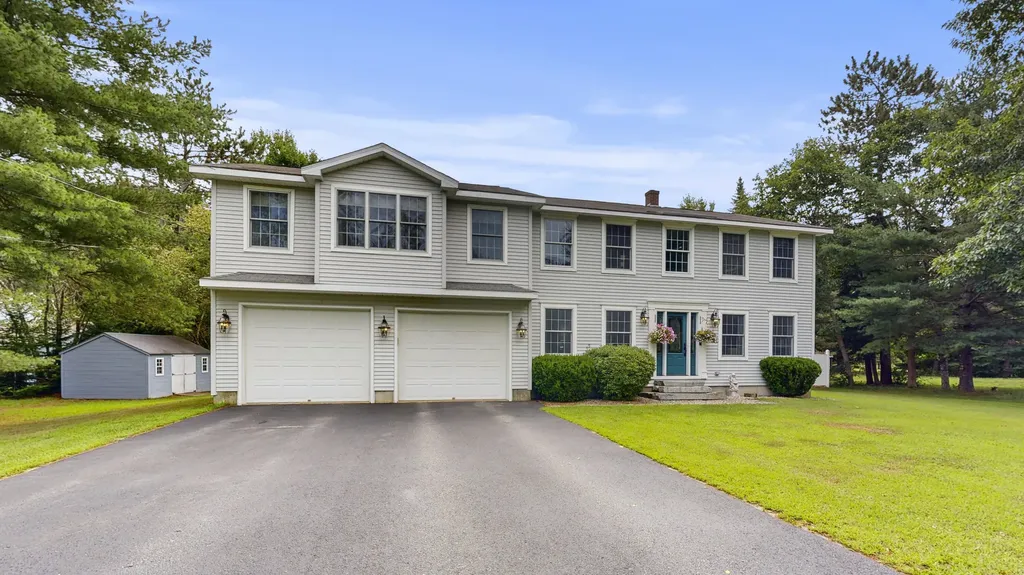 5 Salmon Brook Street Lisbon ME 04250