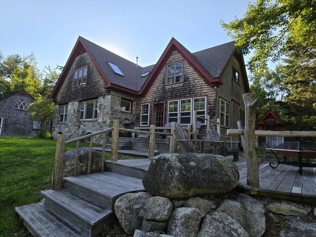 62 York Road Blue Hill ME 04614