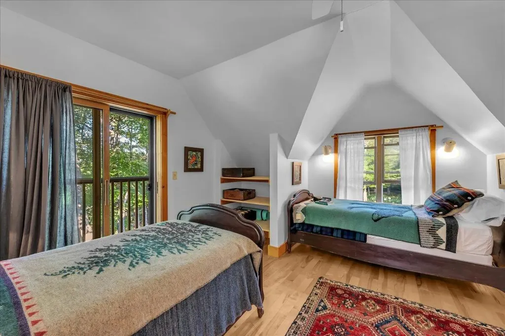 62 York Road Blue Hill ME 04614