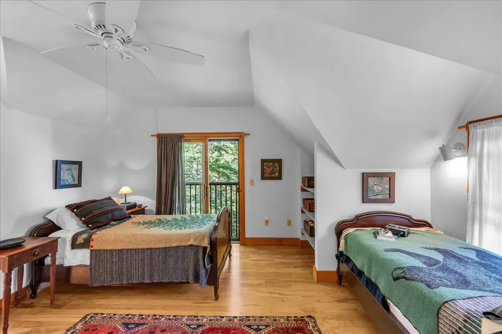 62 York Road Blue Hill ME 04614