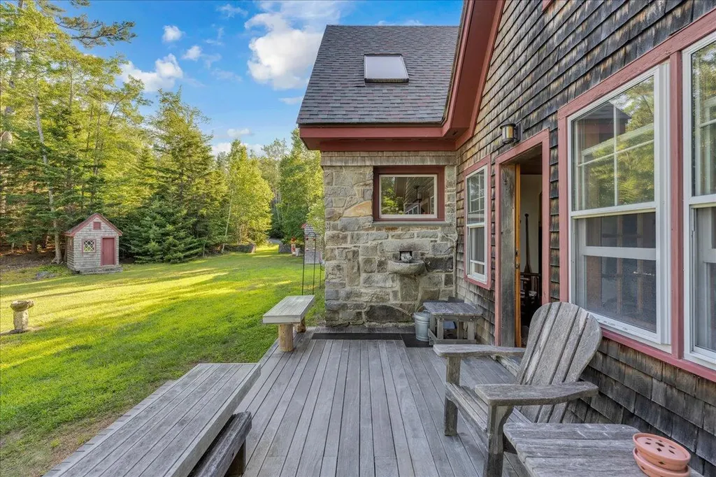 62 York Road Blue Hill ME 04614