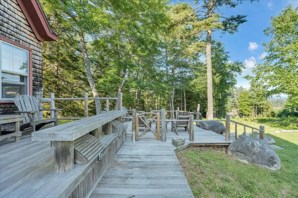 62 York Road Blue Hill ME 04614