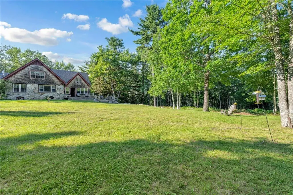 62 York Road Blue Hill ME 04614