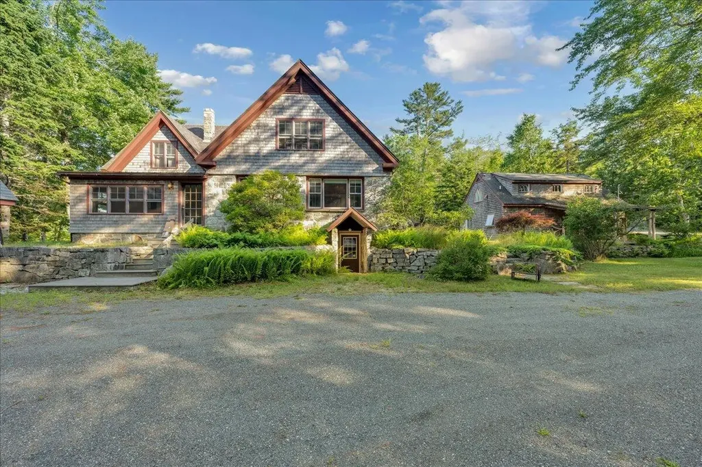 62 York Road Blue Hill ME 04614