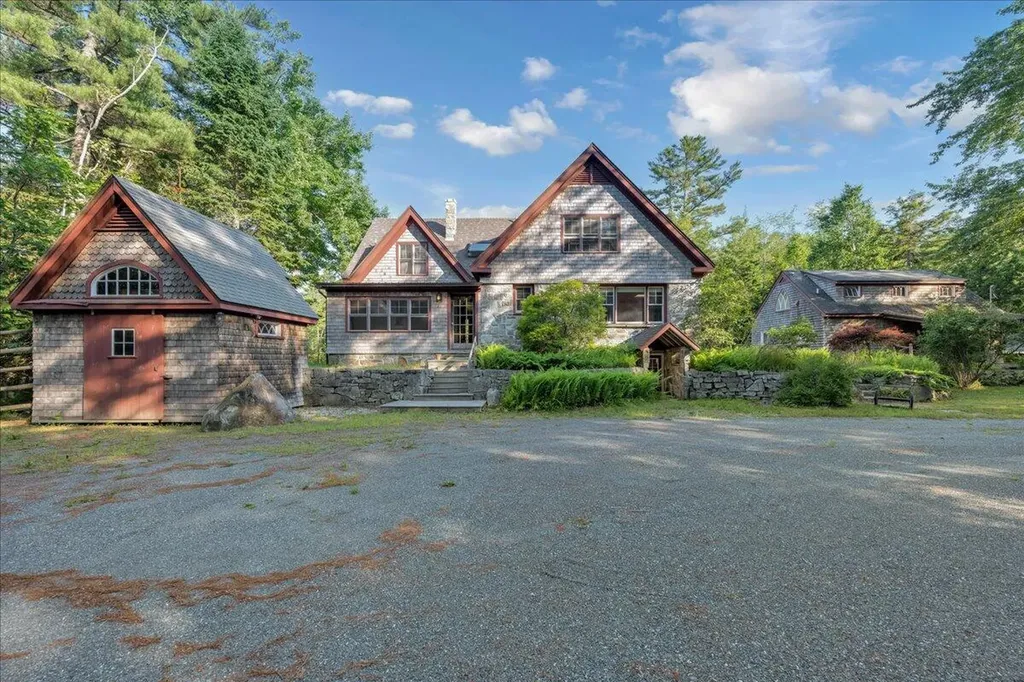 62 York Road Blue Hill ME 04614