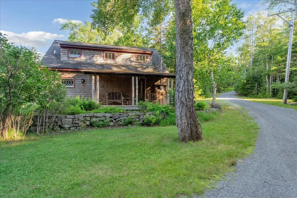 62 York Road Blue Hill ME 04614
