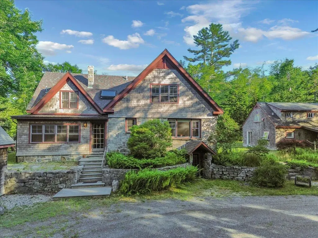 62 York Road Blue Hill ME 04614