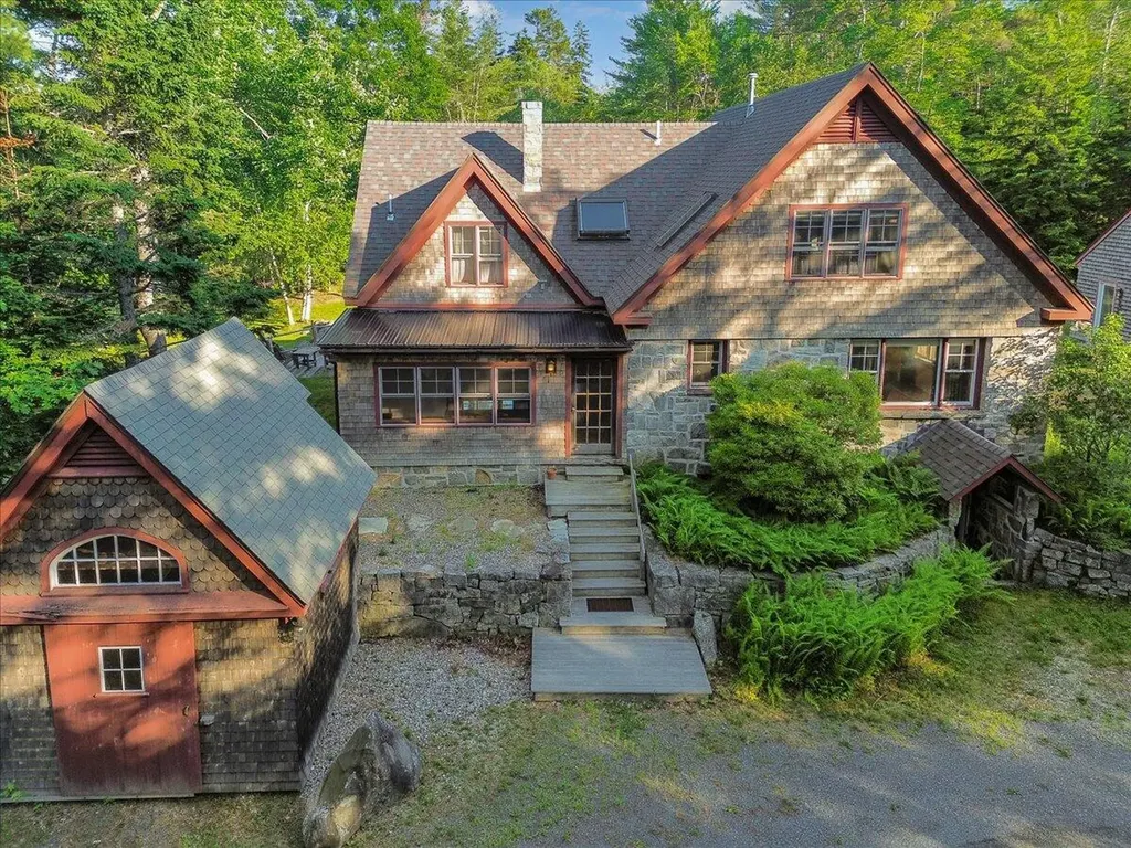 62 York Road Blue Hill ME 04614