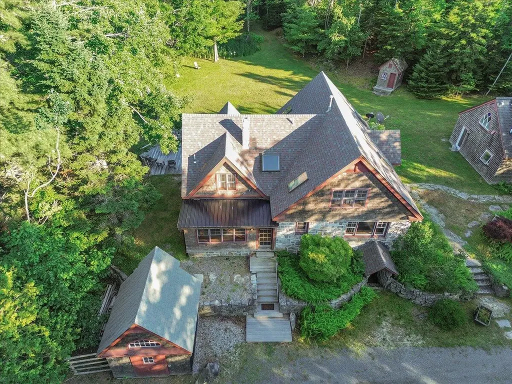 62 York Road Blue Hill ME 04614