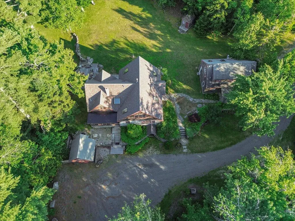 62 York Road Blue Hill ME 04614