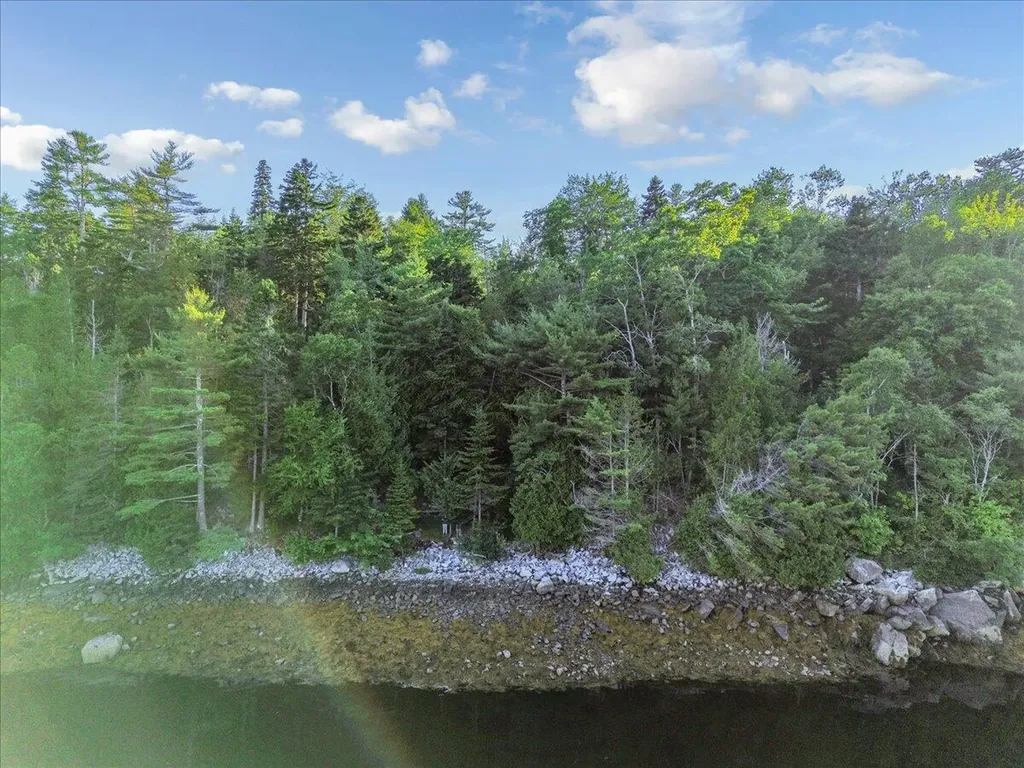 62 York Road Blue Hill ME 04614
