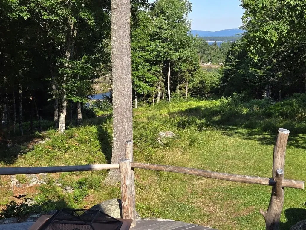 62 York Road Blue Hill ME 04614