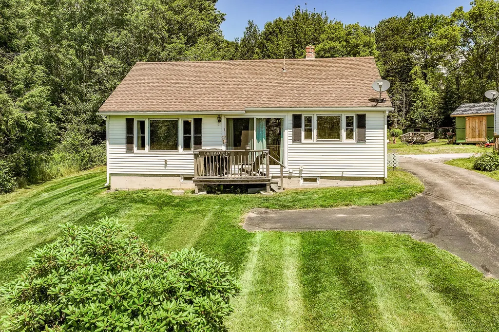 327 W Main Street Searsport ME 04974