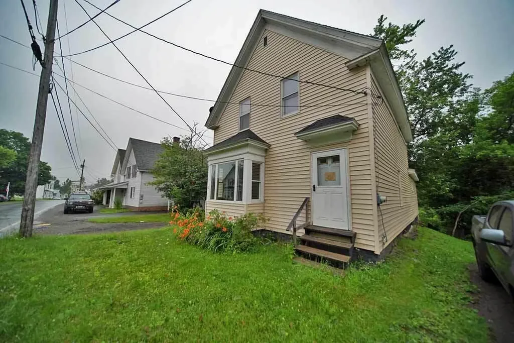 38 Bancroft Road Danforth ME 04424