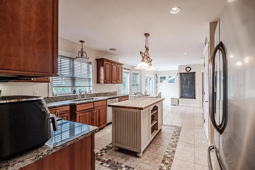 87 Star Hill Road Waterboro ME 04087