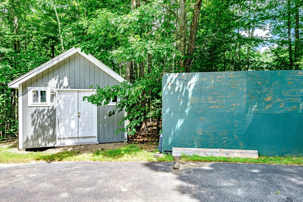 87 Star Hill Road Waterboro ME 04087