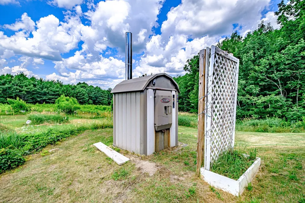 87 Star Hill Road Waterboro ME 04087