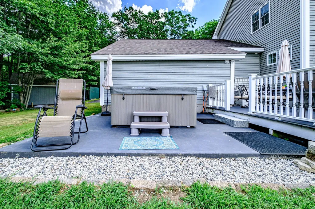 87 Star Hill Road Waterboro ME 04087
