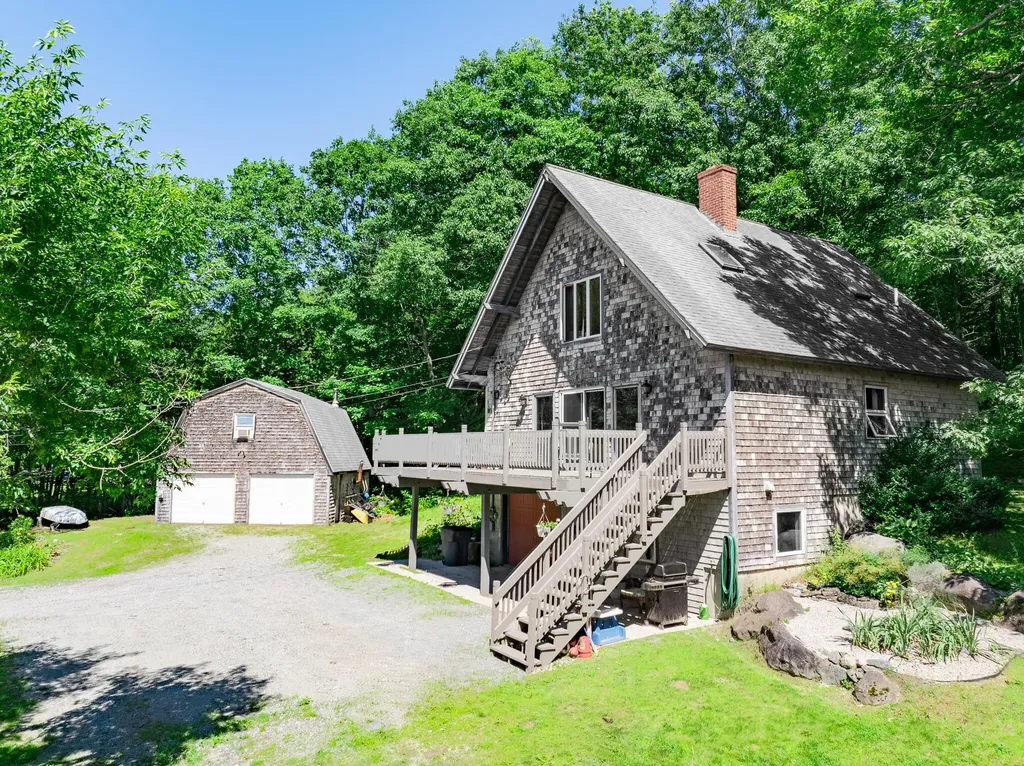 79 Main Road Eddington ME 04428