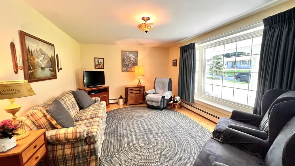16 Acadia Street Dexter ME 04930