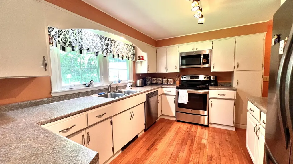 16 Acadia Street Dexter ME 04930