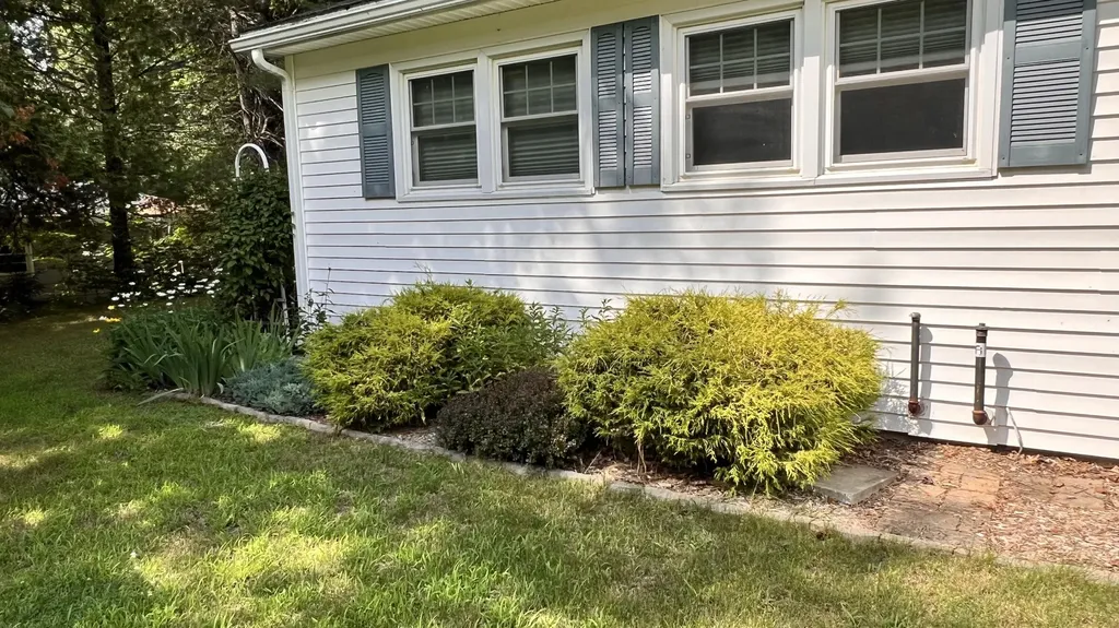 16 Acadia Street Dexter ME 04930