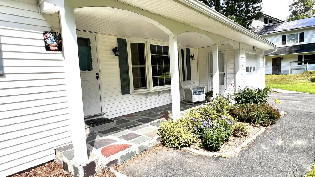 16 Acadia Street Dexter ME 04930
