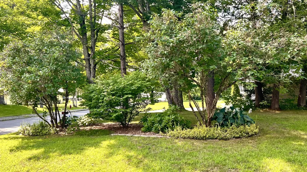 16 Acadia Street Dexter ME 04930