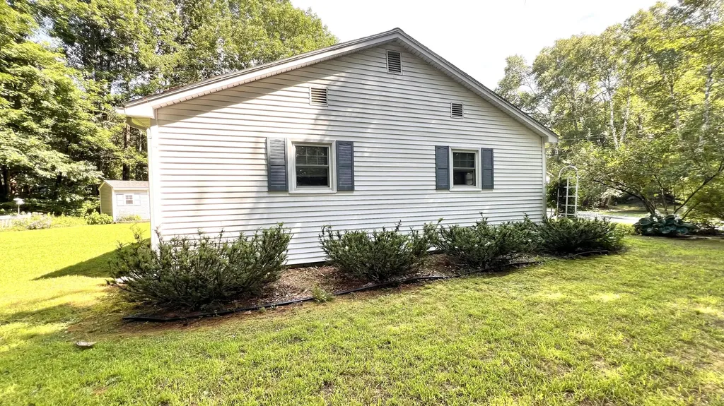 16 Acadia Street Dexter ME 04930
