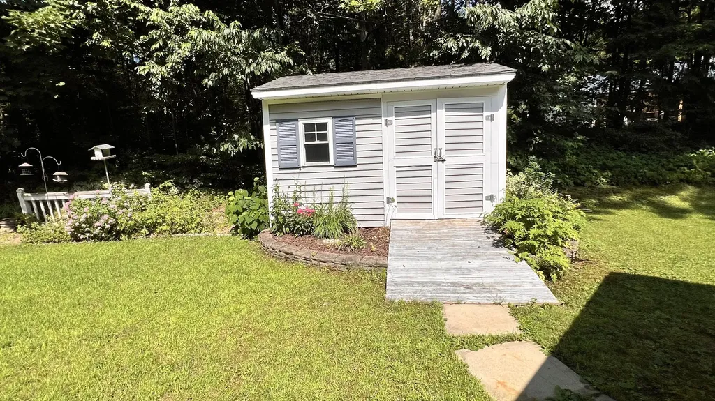 16 Acadia Street Dexter ME 04930