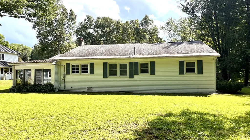 16 Acadia Street Dexter ME 04930