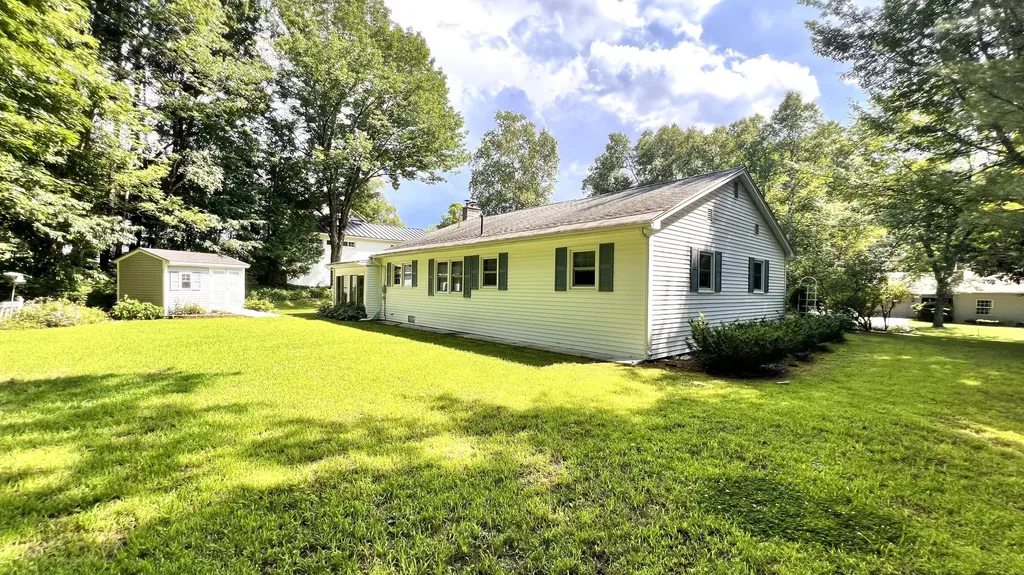 16 Acadia Street Dexter ME 04930