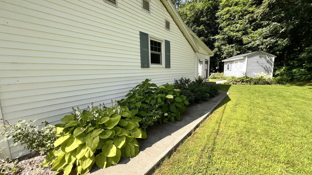 16 Acadia Street Dexter ME 04930