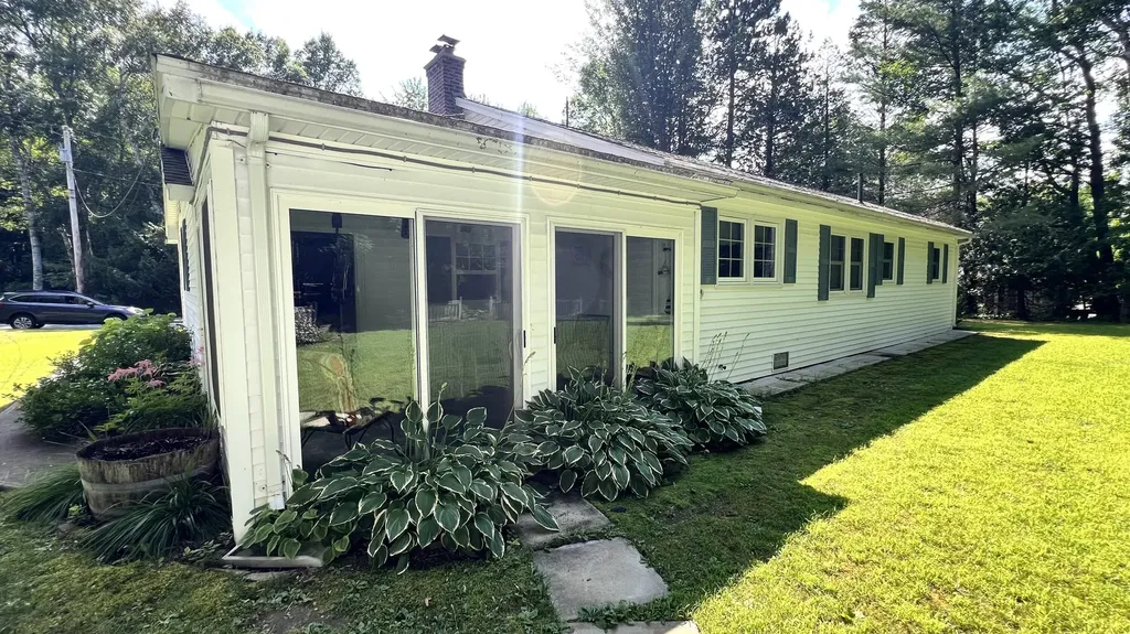 16 Acadia Street Dexter ME 04930