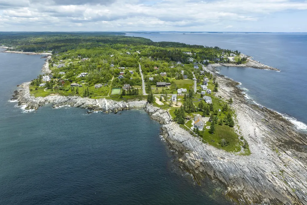 70 Pemaquid Loop Road Bristol ME 04554